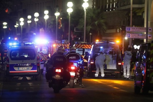 КЪРВАВ ТЕРОР! Над 80 души загинаха при атентат в Ница