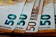 Вдигат минималната заплата в Гърция