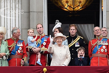Защо кралица Елизабет II се разсърди на Хари и Меган Маркъл?