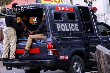 Атентатор самоубиец се вряза в конвой в Пакистан