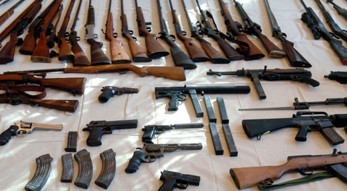 Мрежа за нелегален внос на голямо количество българско оръжие в