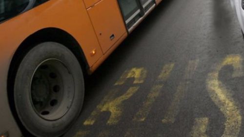 Младежи атакуваха автобус по линия 108 с камъни. Инцидентът е