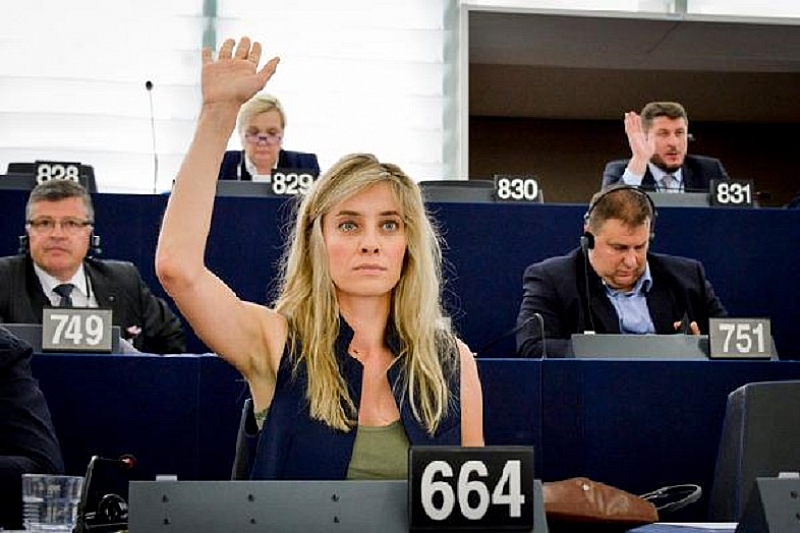 Депутатката от групата на Европейската народна партия г жа Барбара Матера