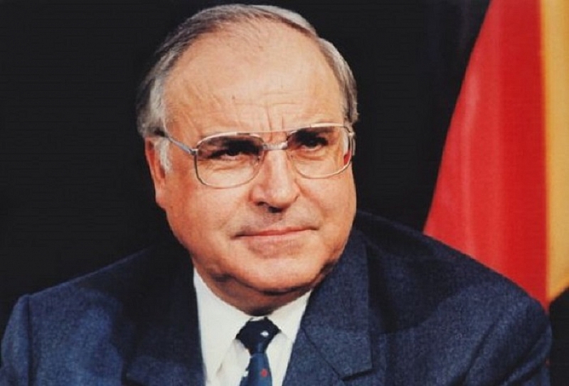 Като млад политик Хелмут Кол (1930 – 2017 г.) е