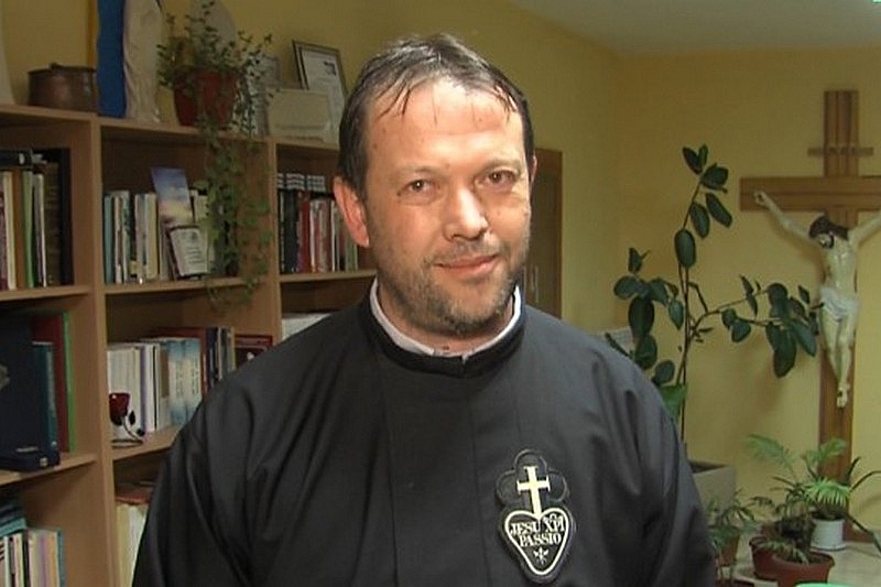 Отец Паоло Кортези от Белене стана Човек на годината в