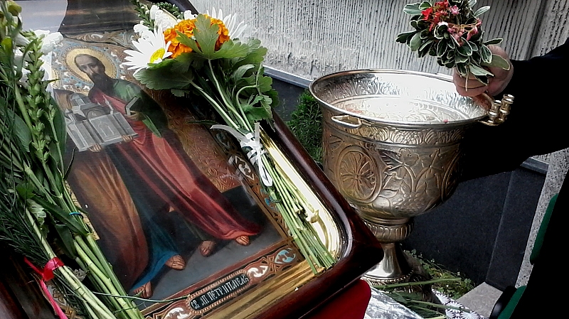 Православната църква почита паметта на Свети Петър и Павел служили