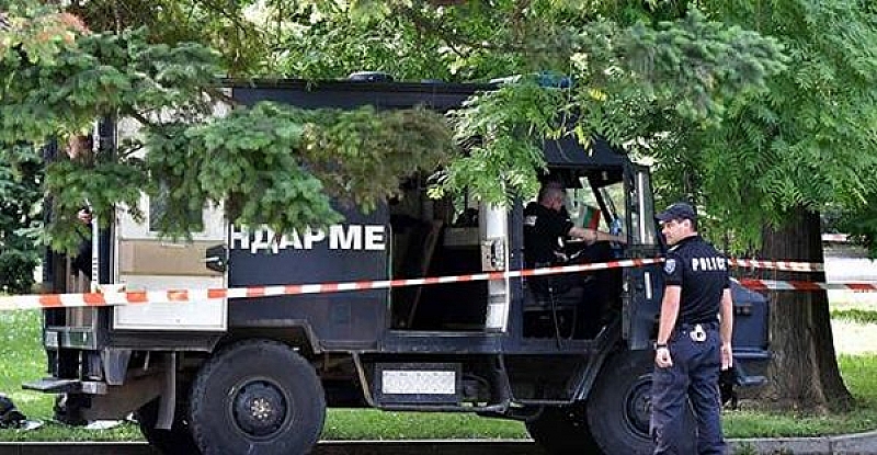 Полицията задържа двама от ромите нападнали с ножове и брадви