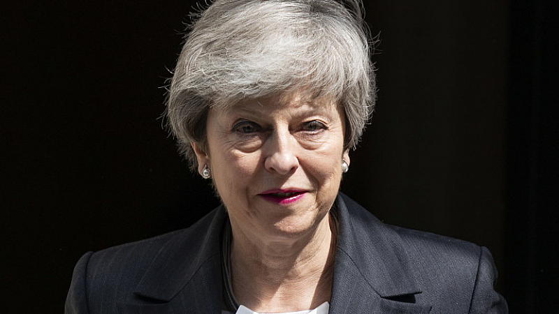Премиерът на Великобритания Тереза Мей обяви, че подава оставка на