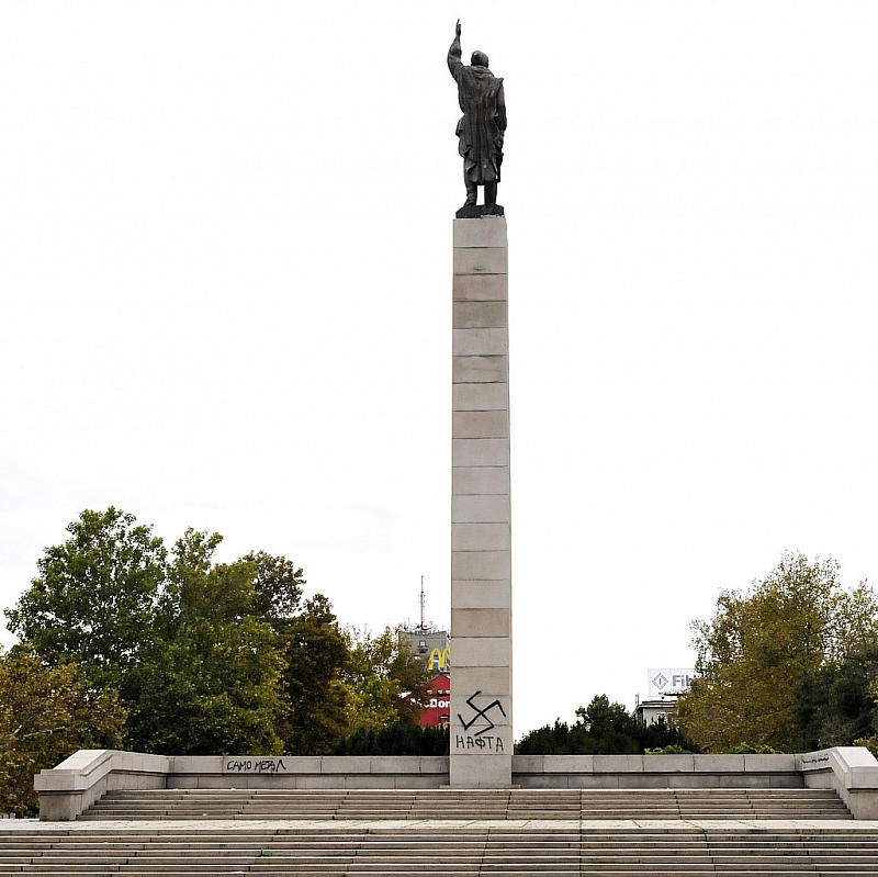 Активисти на СДС в Бургас пак поискаха паметника на Съветската
