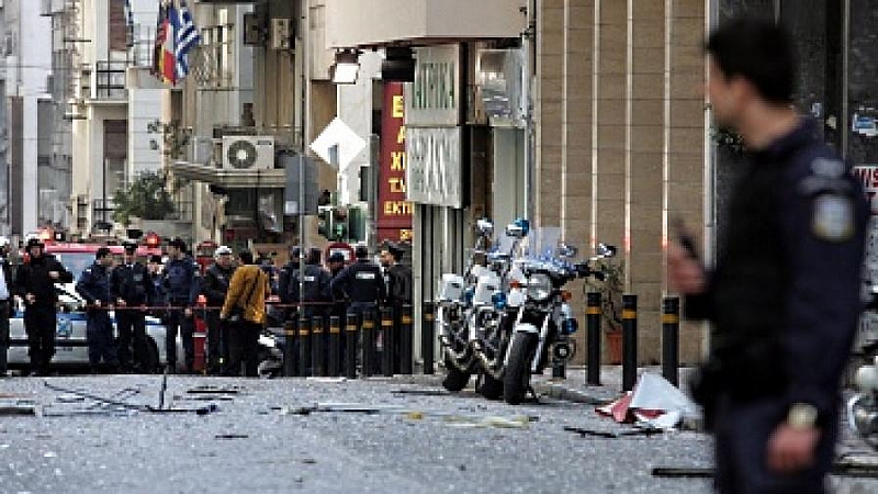 Полицай беше ранен при експлозия в Атина. Предполага се, че