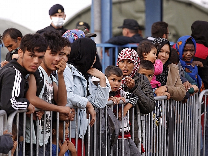 Българите са разделени по въпроса дали бежанците могат да се