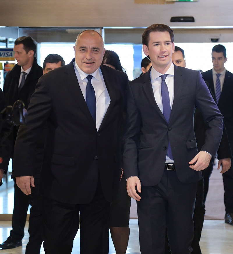 Австрийският канцлер Себастиян Курц пристигна в София за среща с