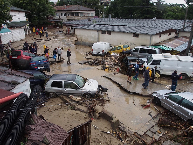 Четири години след наводнението в Аспарухово част от дерето отново