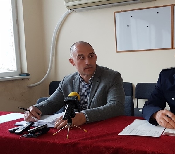 Парадоксите в МВР не свършват Проверяваният полицейски директор на Врачанската