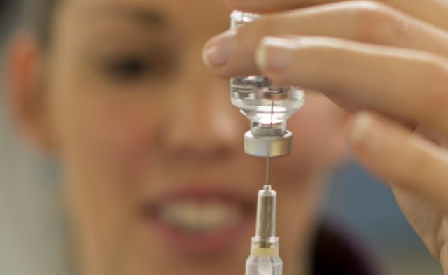 Правителството прие Национална програма за подобряване на ваксинопрофилактиката на сезонния