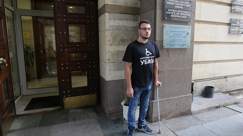 Петър Мавродиев който е с увреждания и подкрепя протеста на