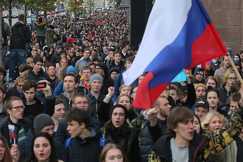 Хиляди протестиращи излязоха в няколко руски градове в подкрепа на