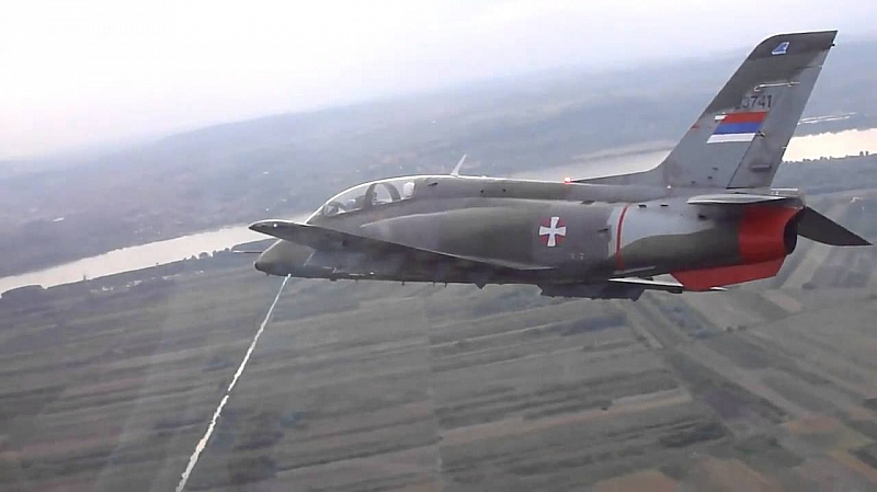 Сръбски военен самолет Супер Галеб Г 4 се разби при тренировъчен