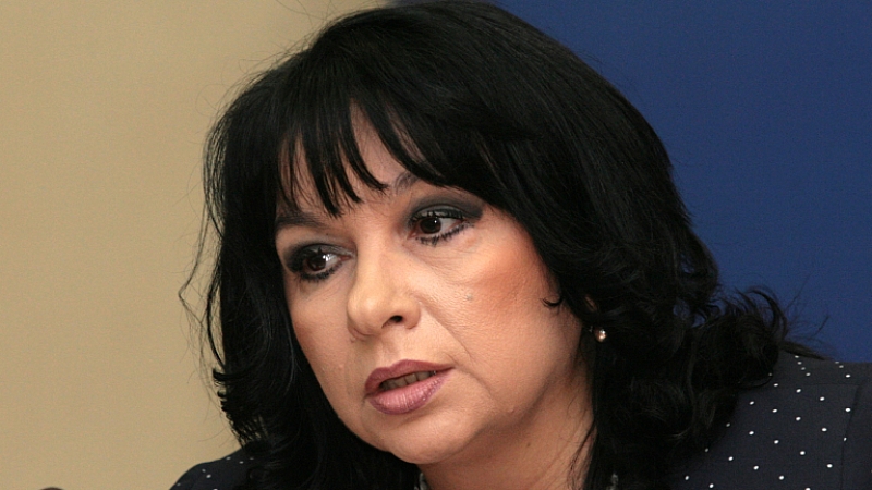 На министъра на енергетиката Теменужка Петкова й прилоша на работа.