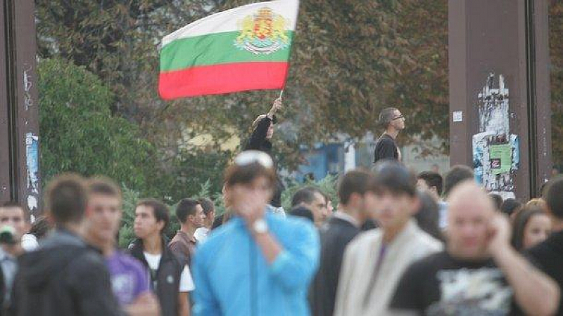 Оставиха в ареста тримата роми нападнали продавач в денонощен магазин