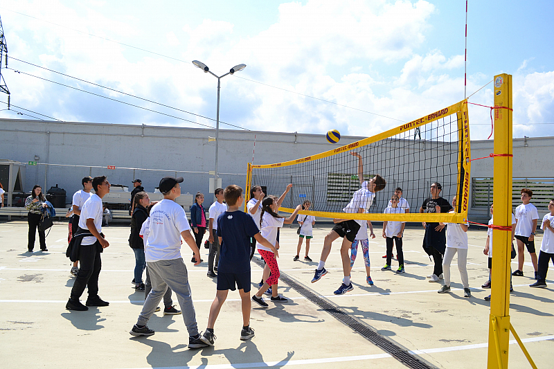 Над триста деца се включиха във волейбол под небето организиран