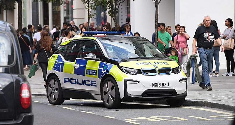 Полицията в Лондон отцепи площада до парламента Полицейски източник съобщава