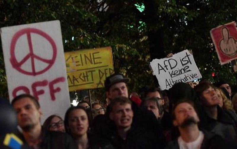 Успехът на крайнодясната партия Алтернатива за Германия която се превърна