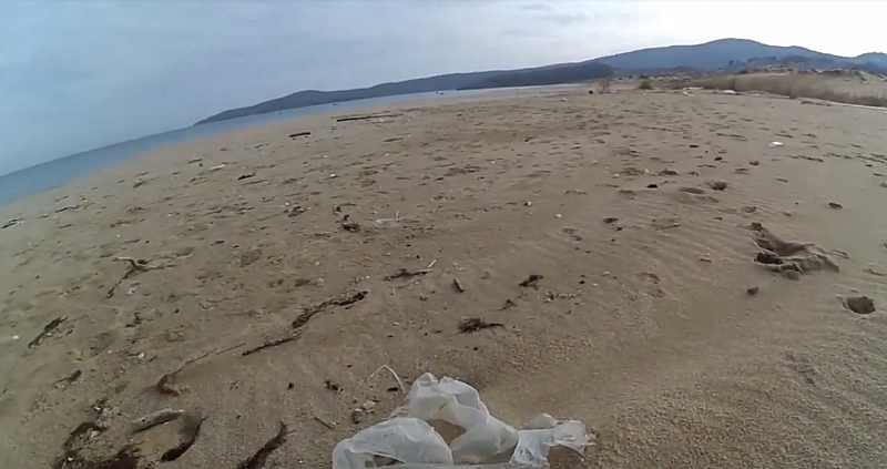 Доброволци ще почистват плаж Аркутино Огромното количество боклуци изхвърлени от