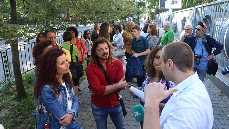 Асоциацията на европейските журналисти в България организира жива верига в