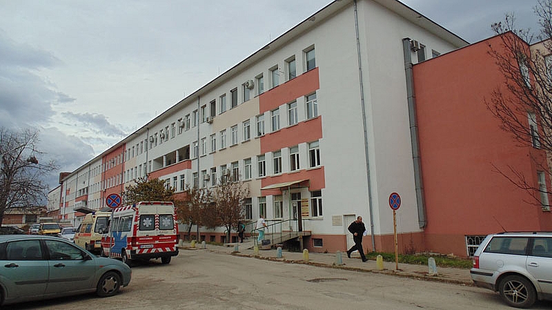 Лекари от Врачанската болница са готови да хвърлят оставки заради