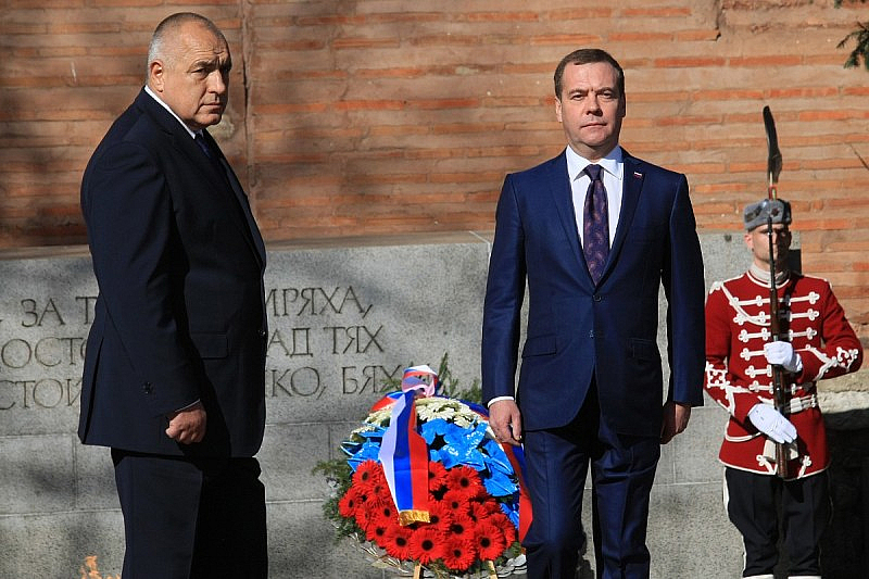 Руският премиер Медведев по време на визитата си у нас