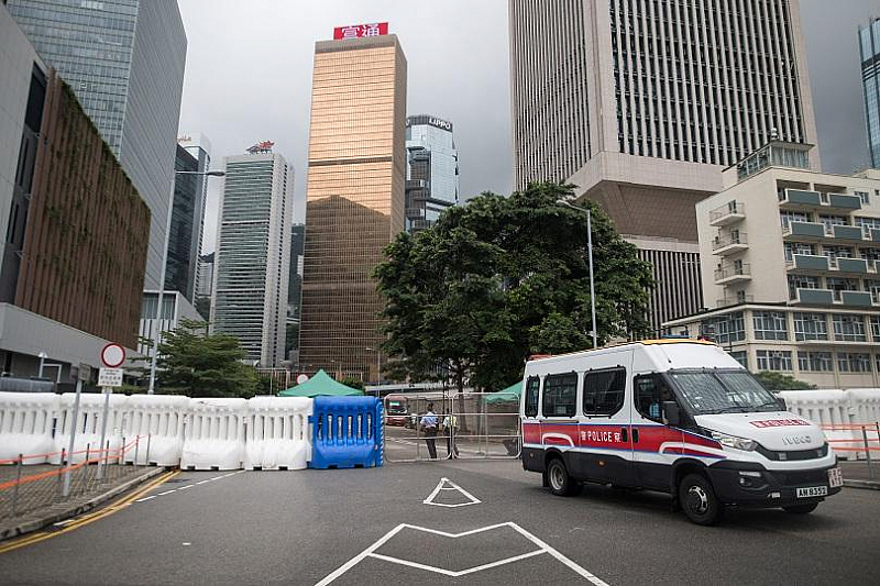 В навечерието на масовите протести в Хонконг полицията иззе най-голямата
