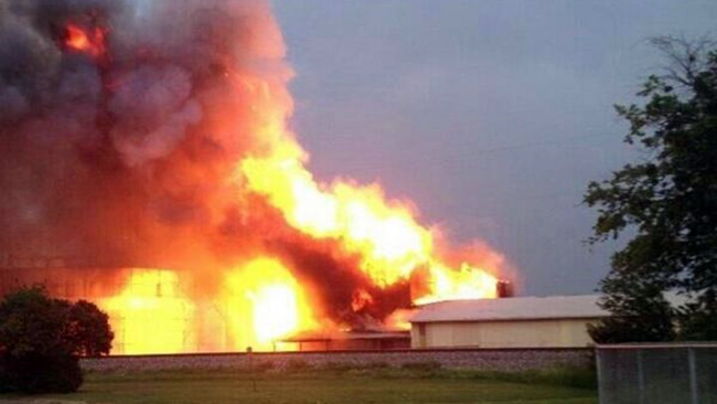 300 души остават без работа след кат изгоря фабриката за