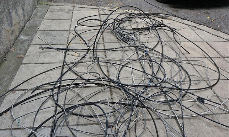 При несъобразени изкопни работи на строителна фирма е скъсан кабел