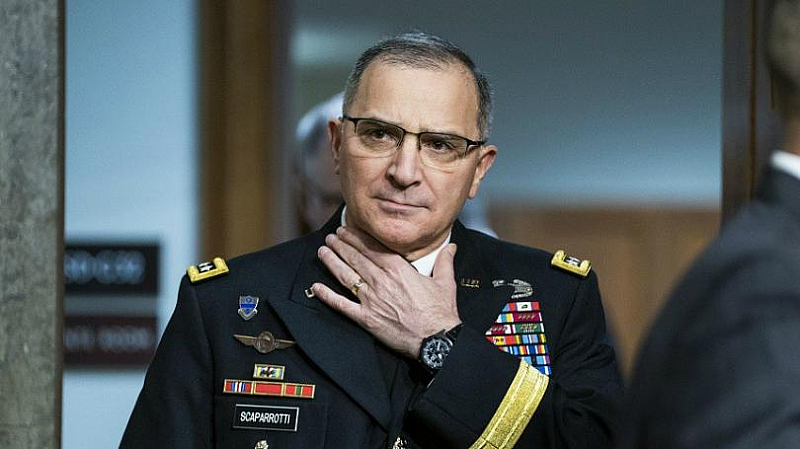 Командващият силите на САЩ и НАТО в Европа генерал Къртис