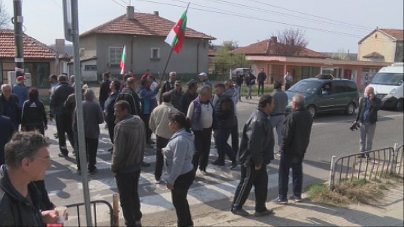 За четвърти път жители на село Конуш община Хасково блокираха