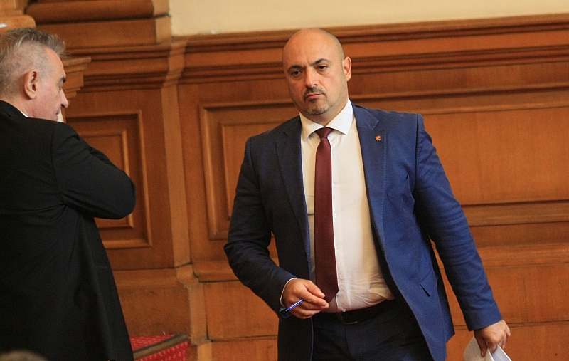 ВМРО иска президентът Румен Радев да наложи вето върху промените