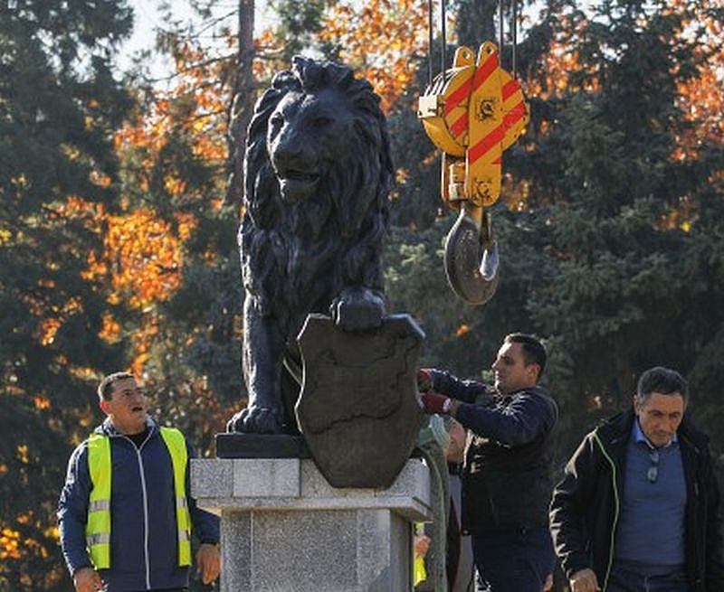 Няма никакъв скандал с възстановяването на паметника на българския лъв
