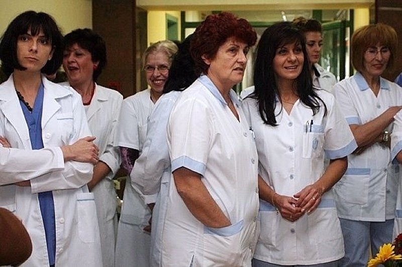Всяка втора медицинска сестра в България е пенсионерка, разкрива Милка