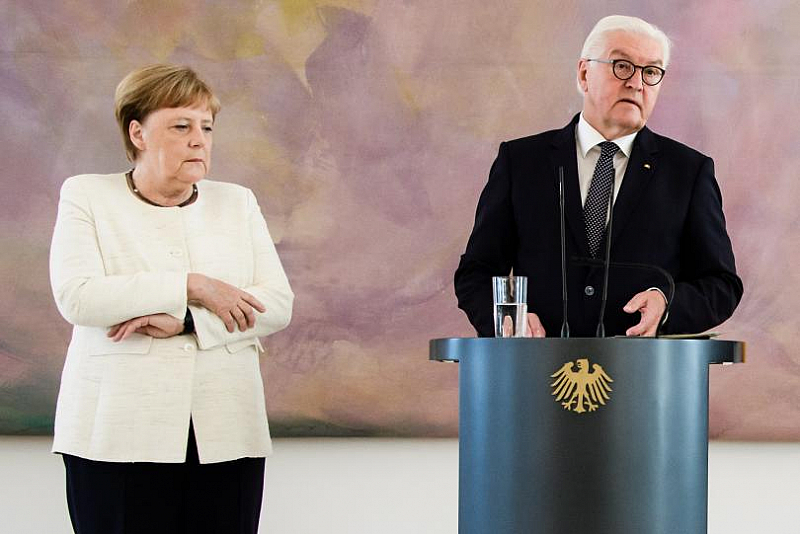 Германският канцлер отново получи треморен пристъп и отново това се