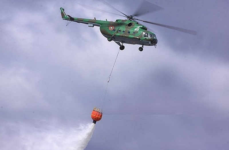 Двама души от екипажа на катастрофиралия на летище Пловдив хеликоптер