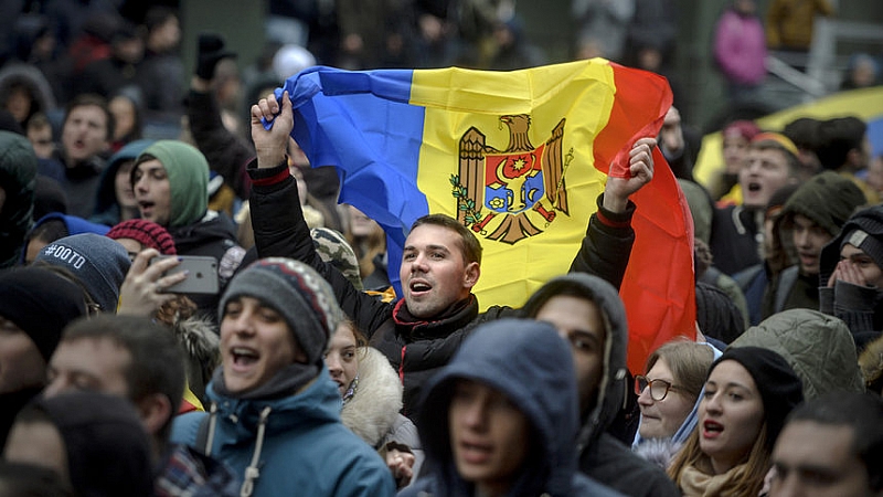 Хиляди молдовци поискаха обединение с Румъния в столицата Кишинев Искаме