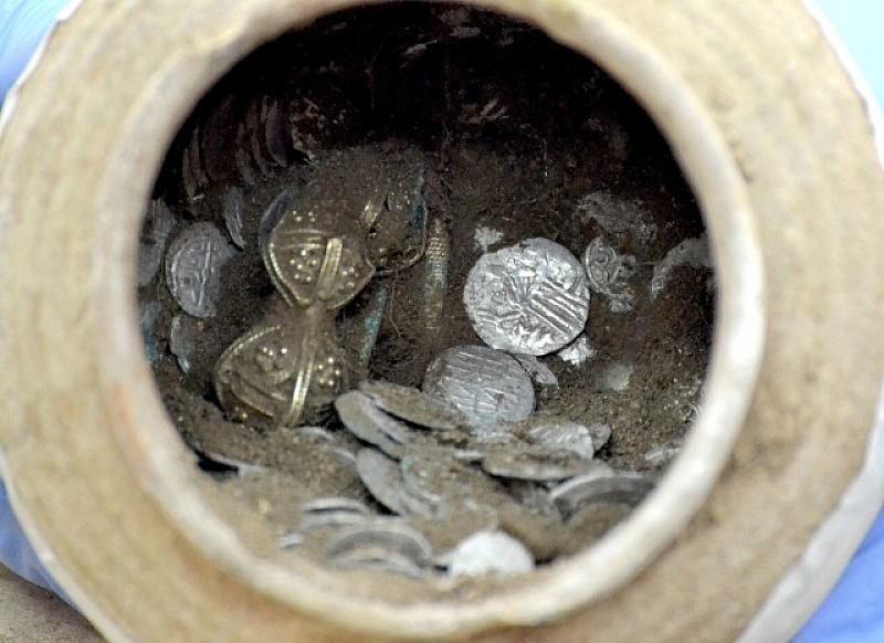 Археолози откриха най дребните монети отсечени от цар Иван Александър в