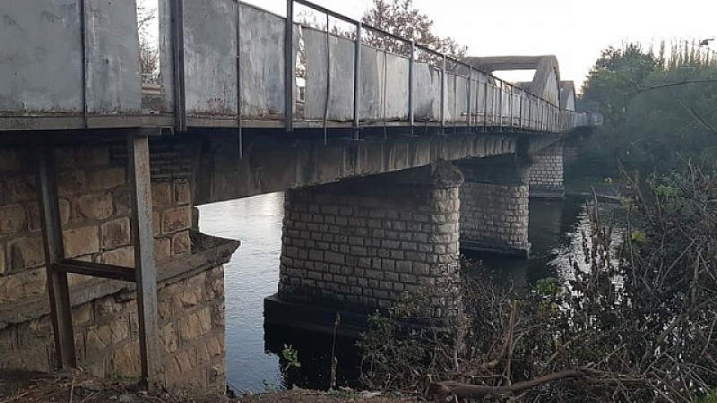 Двата моста над река Искър в община Червен бряг които