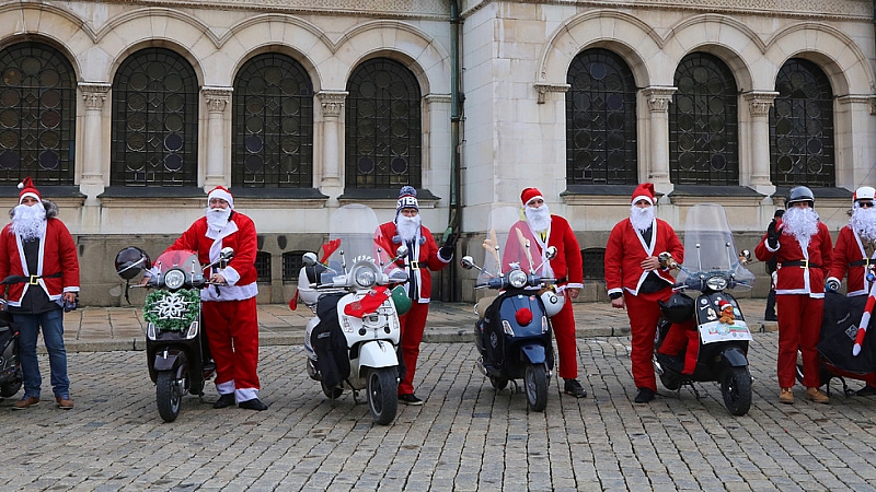 Инициативата Коледно мото каране се провежда в големите градове в