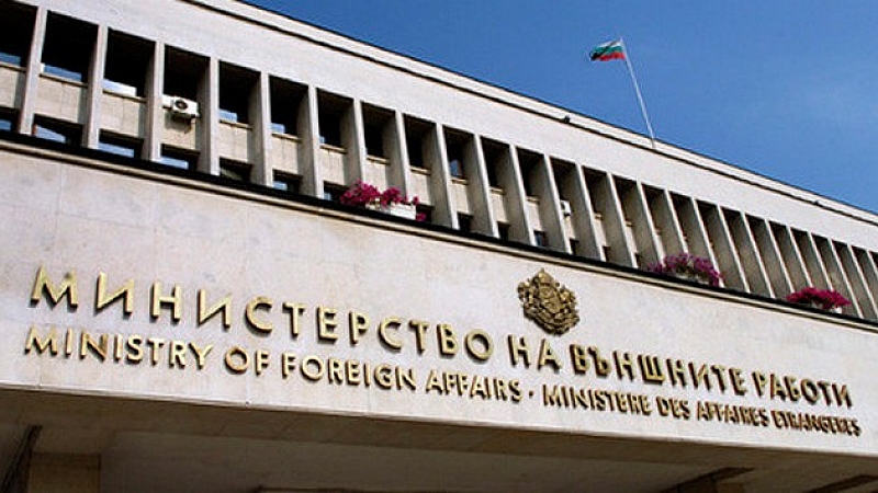 Министерство на външните работи разкри гореща телефонна линия заради атентата
