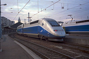 Неизвестни откриха стрелба срещу високоскоростен влак в Германия. Инцидентът е