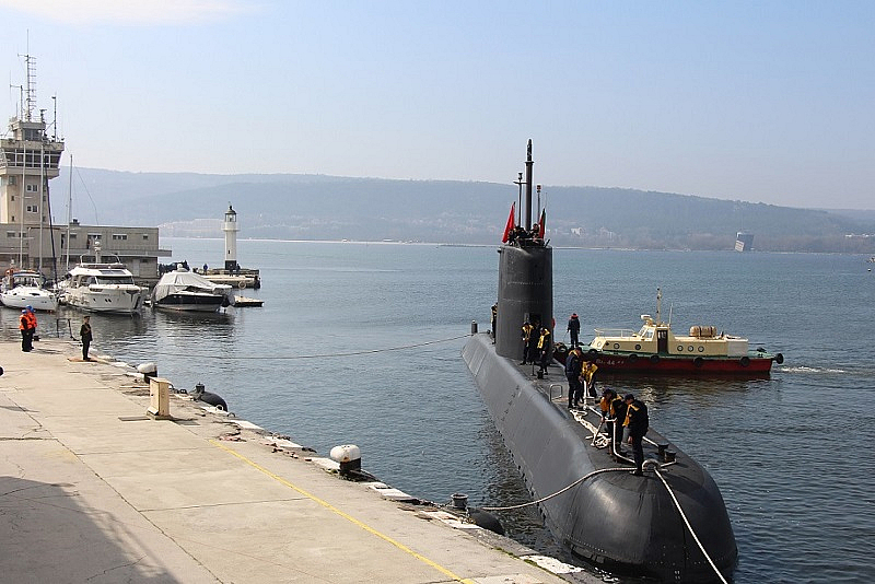 Турски боен кораб и подводница пристигат във Варна Традиционно ще