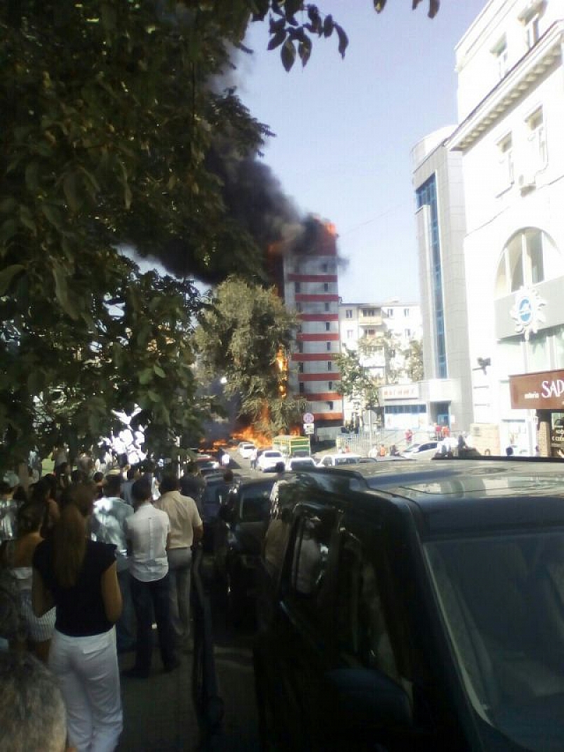 В центъра на Ростов на Дон Русия е избухнал пожар