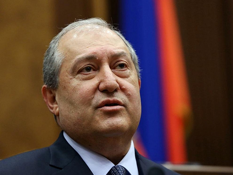 Арменският премиер Серж Саркисян подаде оставка Причината са протестите в